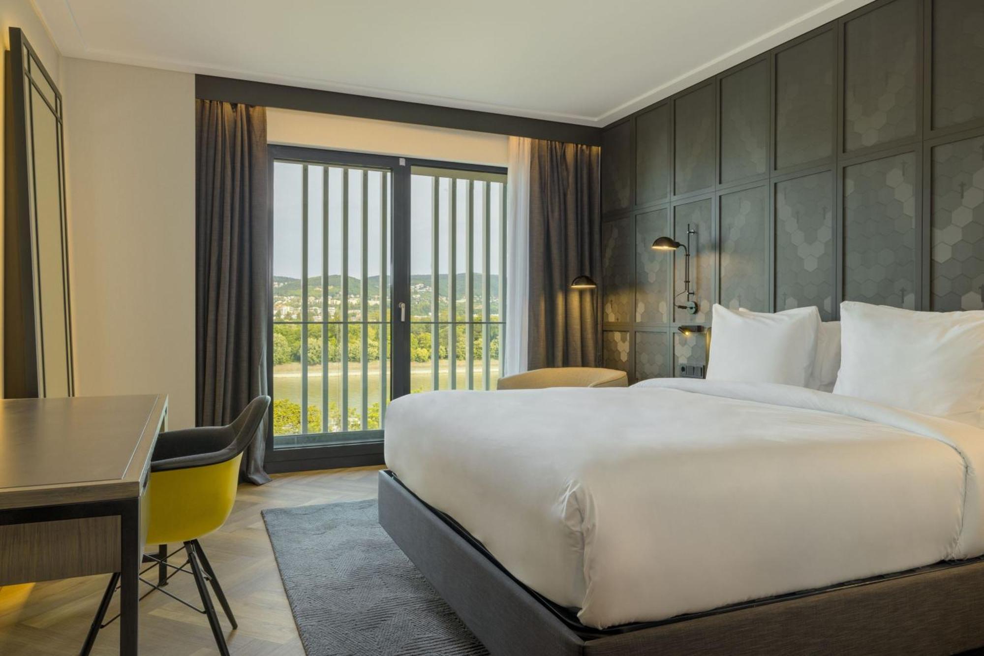 Four Points By Sheraton Budapest Danube Esterno foto