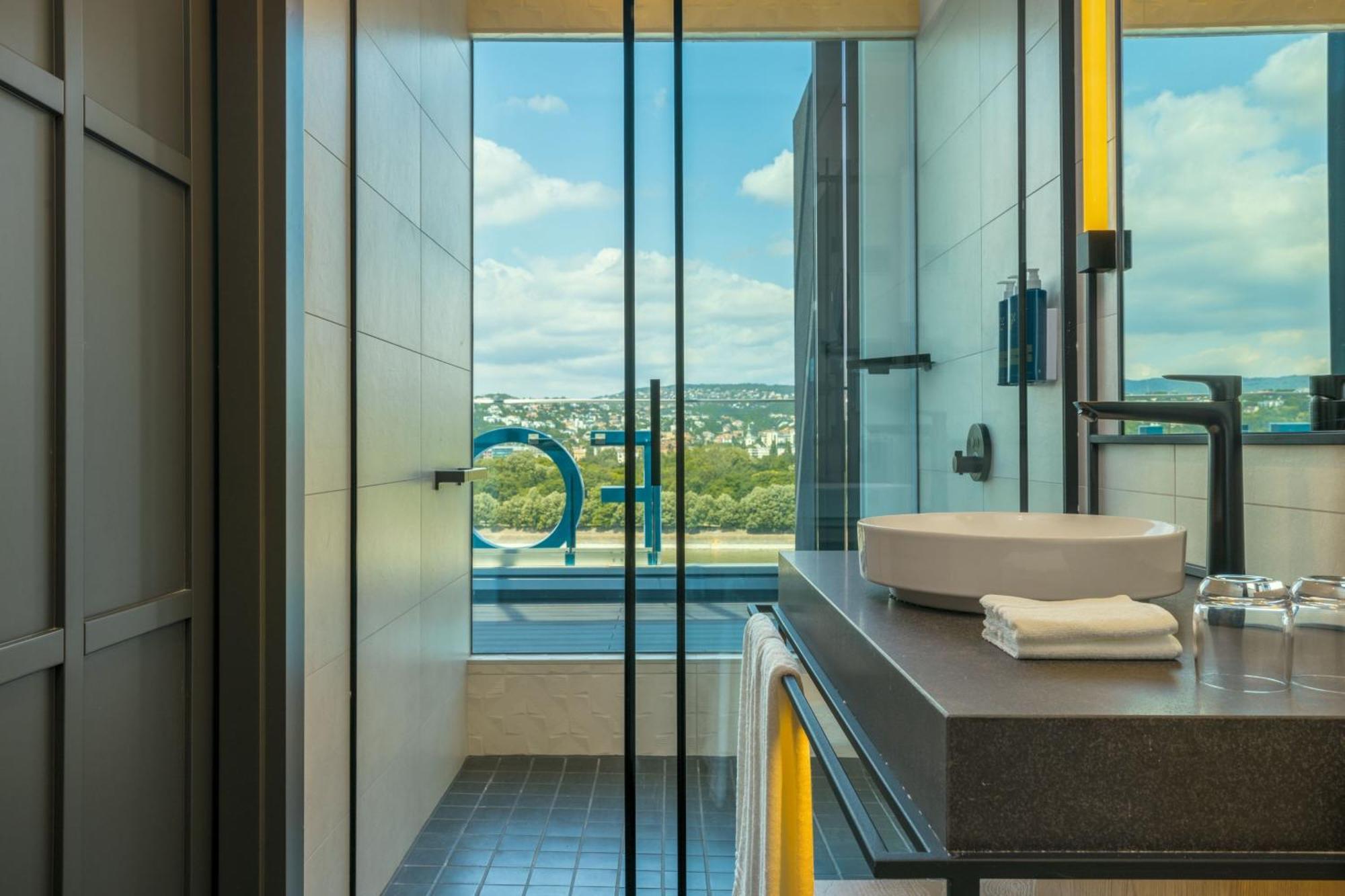 Four Points By Sheraton Budapest Danube Esterno foto